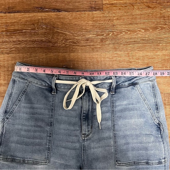 Judy Blue Light Blue High Rise Jeans - Picture 13 of 13